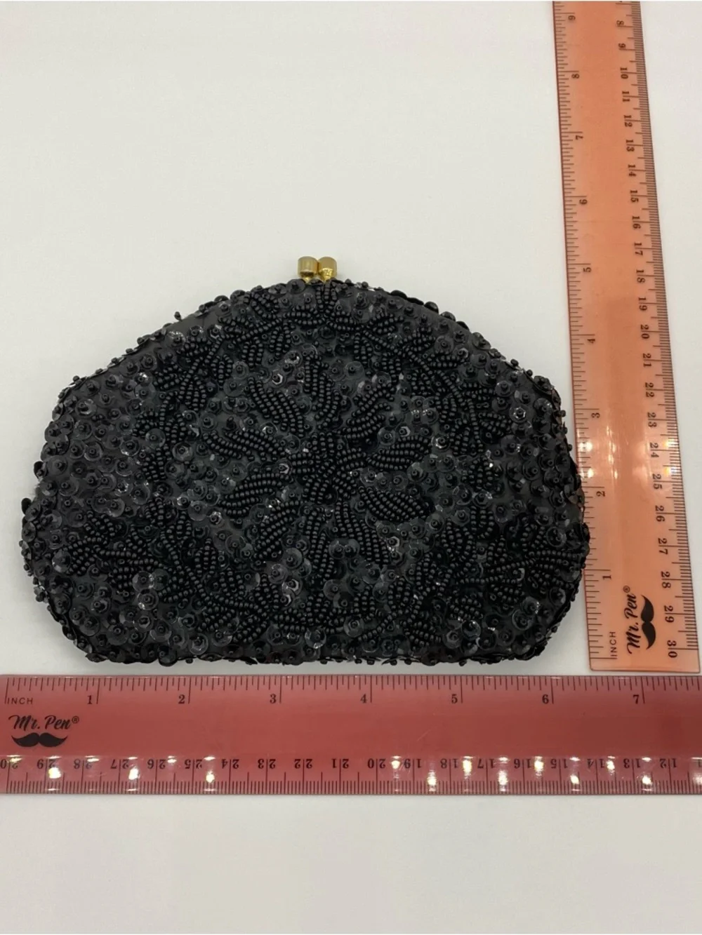 A SAFCO BAG Black Beaded and Sequin Kiss Closure Clutch Bag Made in Hong Kong
